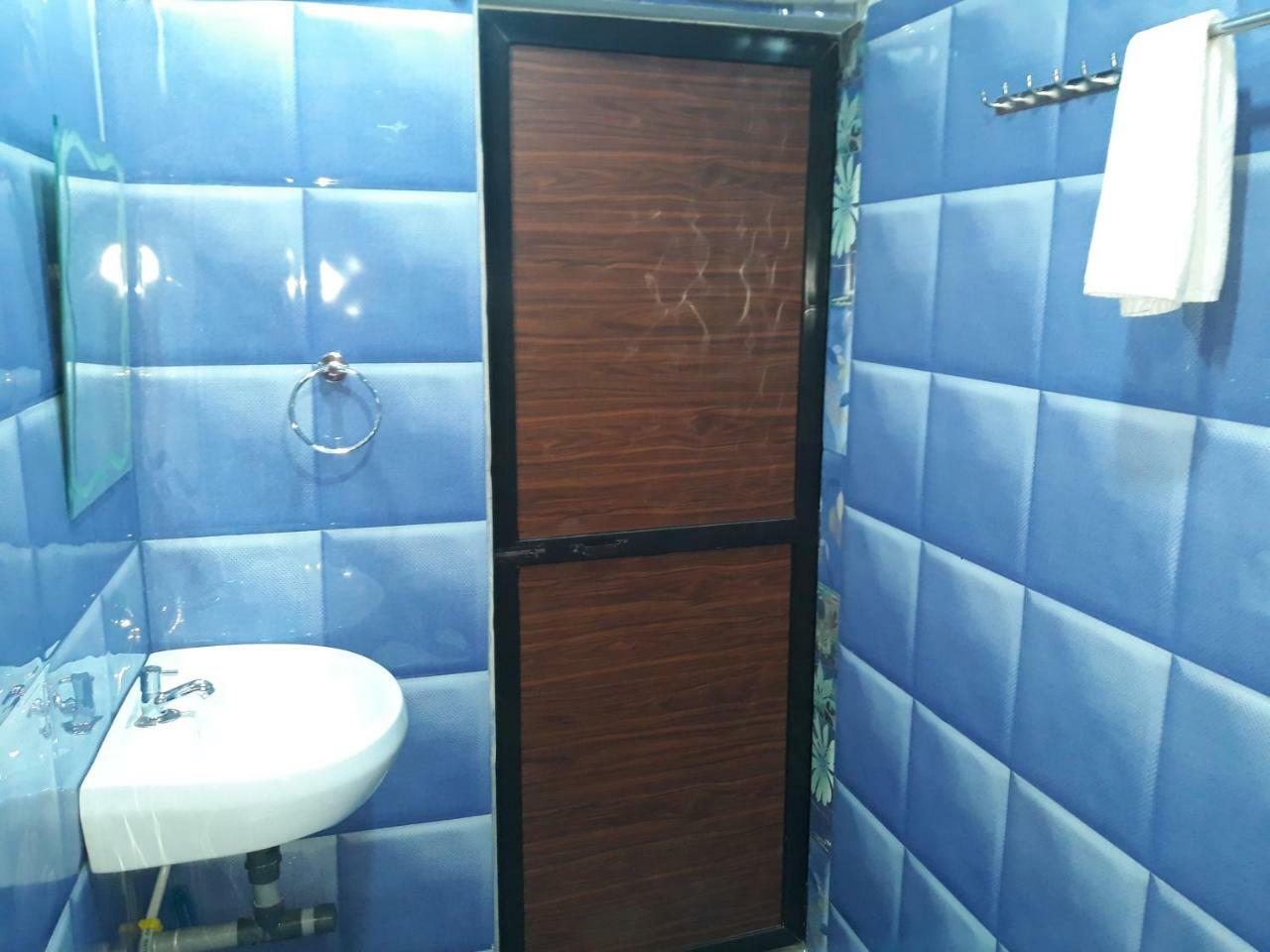 Shawn'S The Morjim Enclave Hotel Екстериор снимка